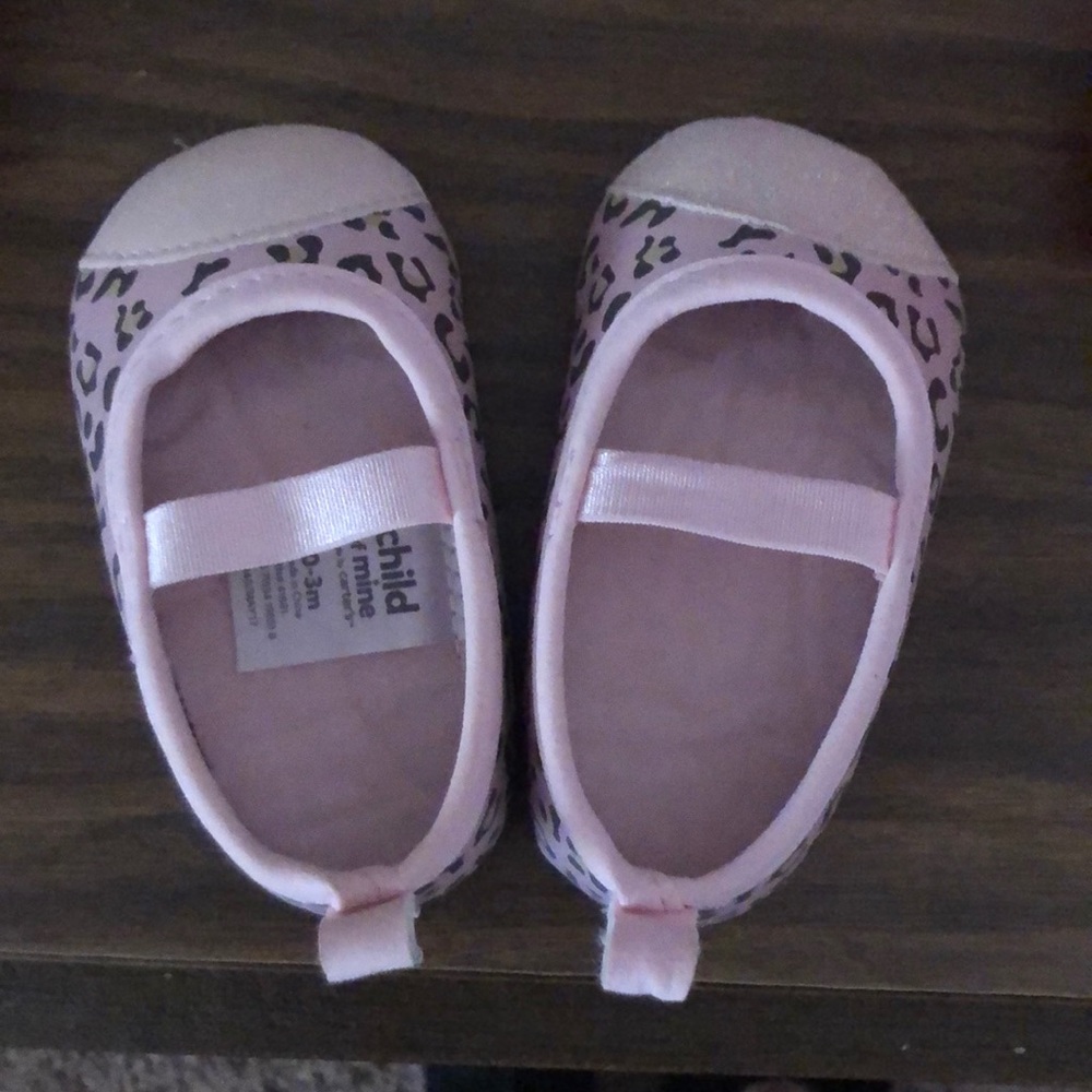 Pink baby shoes